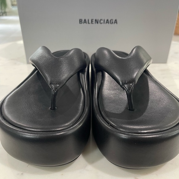Balenciaga 
Rise Thong Sandals, Black, size 9 - Picture 2 of 4